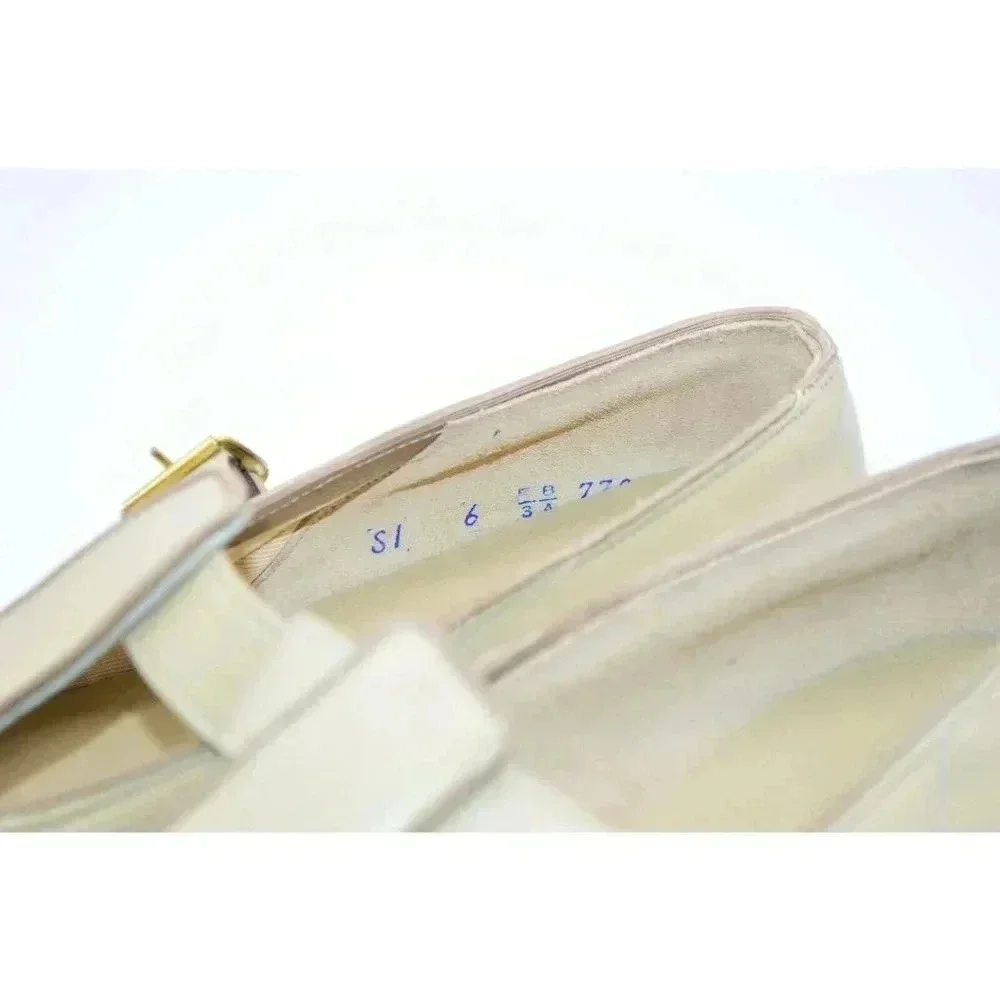 P. W. Minor Orthopedic Beige Buckle Mary Jane 6 B